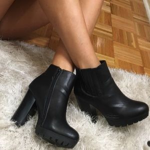 Black Booties ~ Look similar to All Saints”